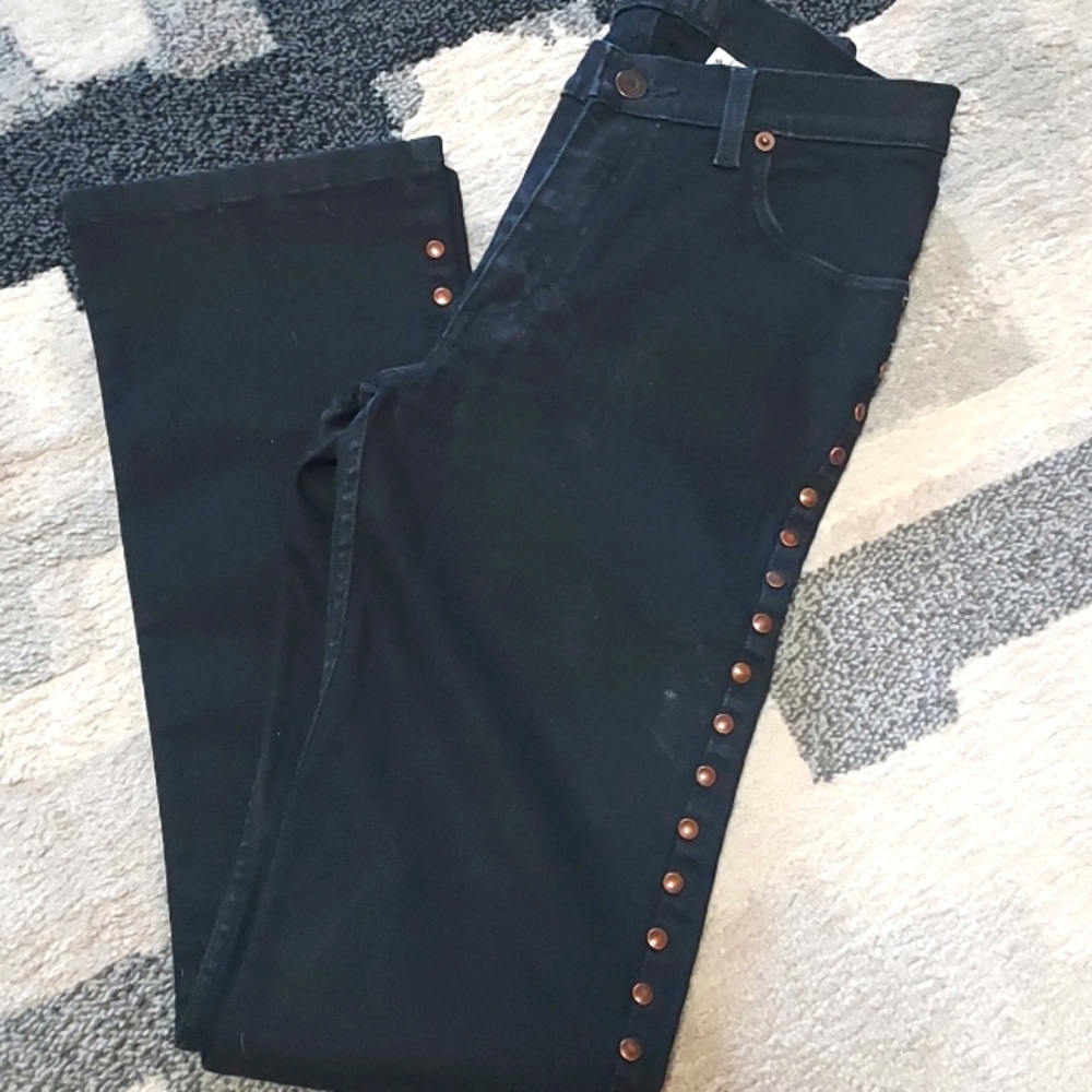 Betsy Johnson Black Ladies Designer Jeans- Size S. Approx: 24(W)×29(L)